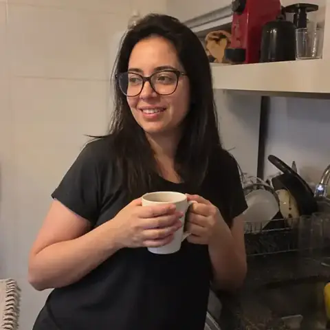Mariana Costa, psicóloga clínica e autora da coleção Descomplicado